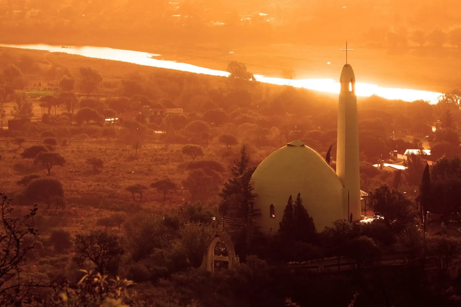 Trekking en Bialet Massé: el sendero al Monte Santo Domingo desde la Iglesia San Plácido