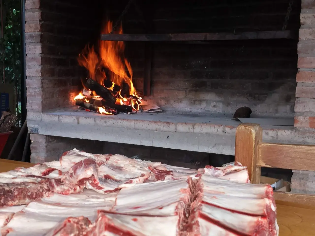 Asado en el quincho del Hostal Las Golondrinas